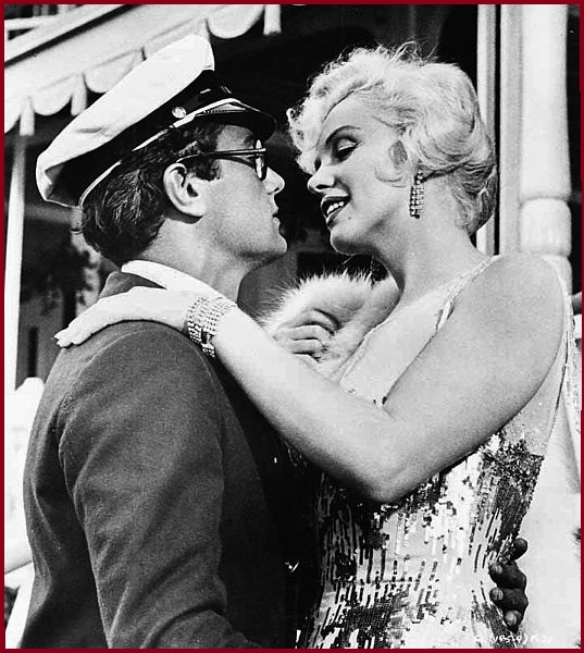 File:Monroe and Curtis in Some Like it Hot randed.JPG