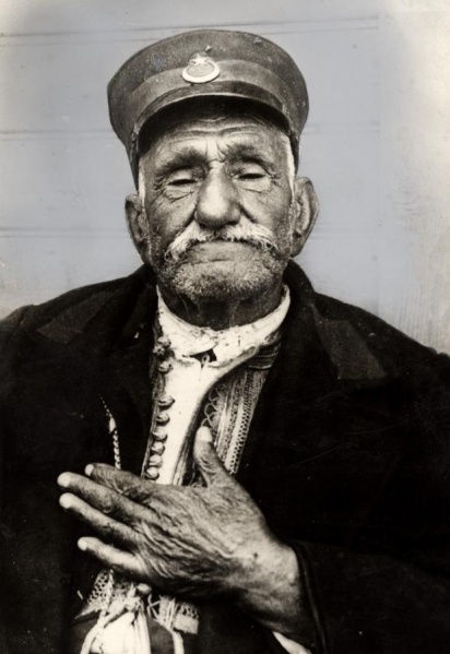 File:Zaro Agha, de oudste Turk ooit Zaro Agha, the oldest Turk ever.jpg